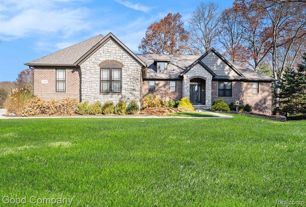 1058 WATERSMEET Drive, Oxford Twp, MI 48371