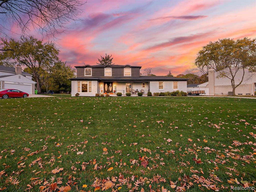 5676 TEQUESTA Drive, West Bloomfield Twp, MI 48323