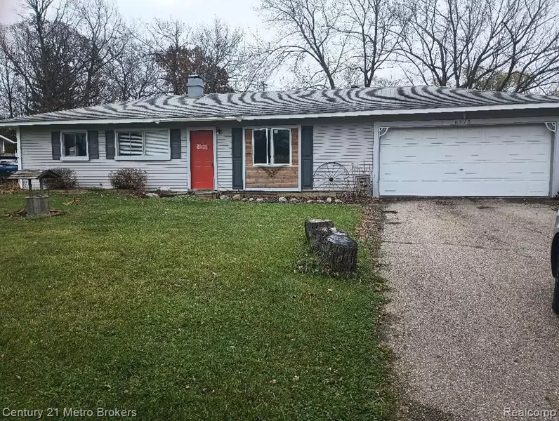 6325 WOODSDALE Drive, Grand Blanc, MI 48439