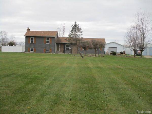 5760 S COUNTY LINE Road, Durand, MI 48429