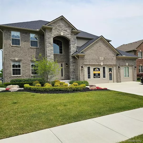 24715 BRIAR BAY Drive, Macomb, MI 48042