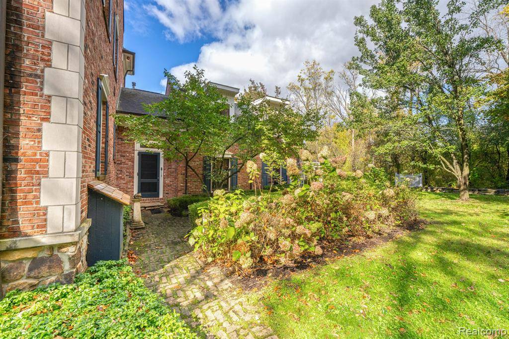 Rochester Hills, MI 48306,6230 WINKLER MILL Road