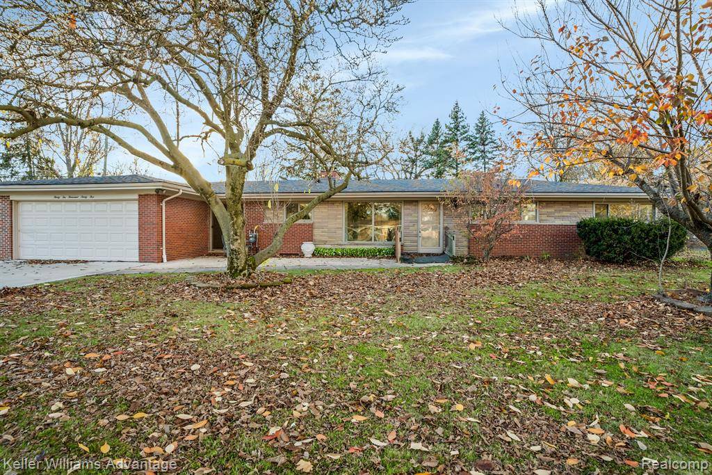 32035 TAREYTON Street, Farmington Hills, MI 48334