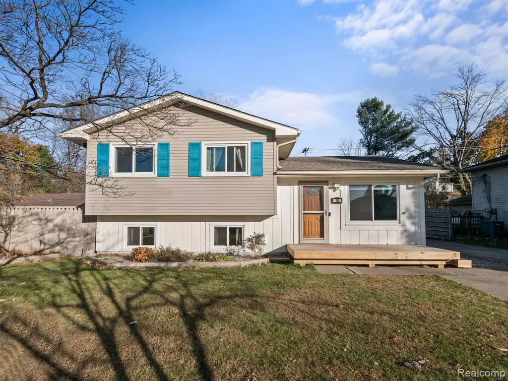 Waterford Twp, MI 48328,188 THEDA Avenue