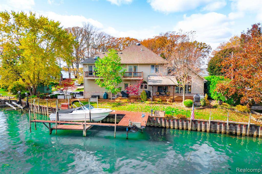 28745 SWAN ISLAND Drive, Grosse Ile Twp, MI 48138