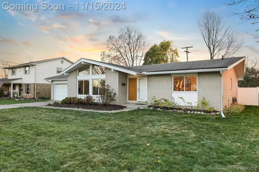 17173 WESTBROOK Drive, Livonia, MI 48152