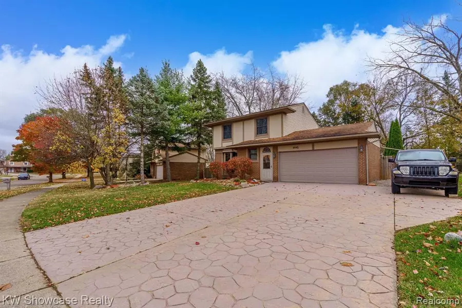 4945 LORE Drive, Waterford, MI 48329