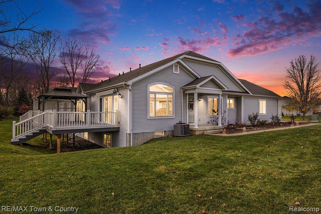 245 ABERDEEN Court 6 12,  Flushing,  MI 48433