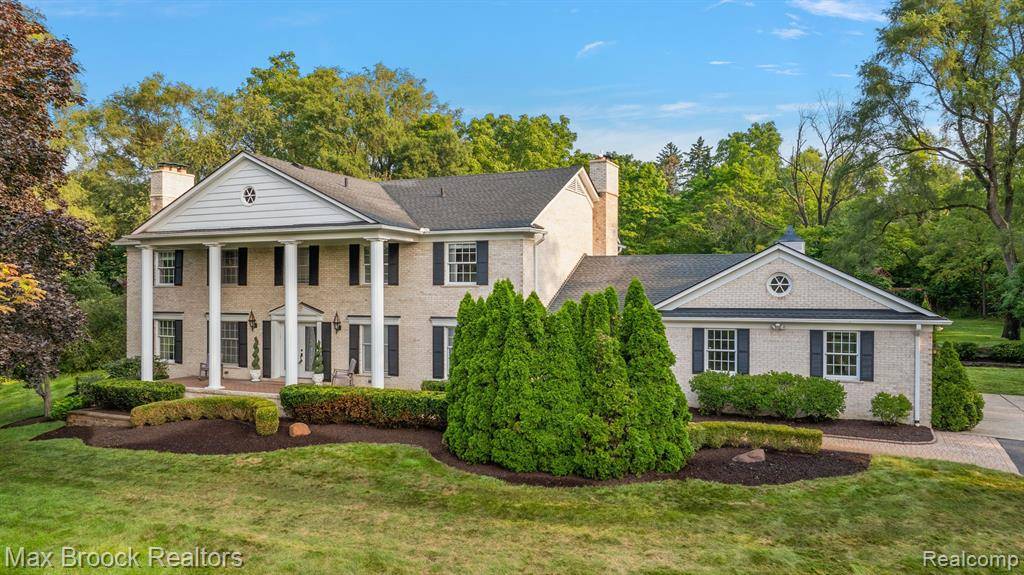 1080 DOWLING Road, Bloomfield Twp, MI 48304