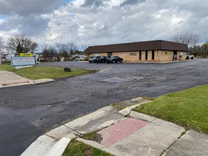 8145 S SAGINAW Street, Grand Blanc, MI 48439