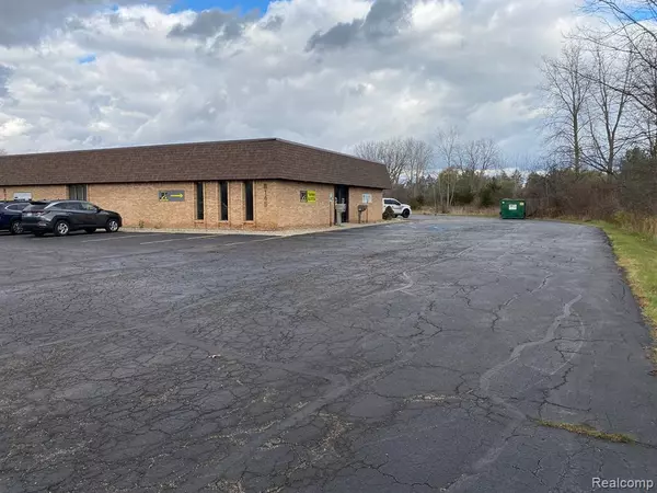 Grand Blanc, MI 48439,8145 S SAGINAW Street