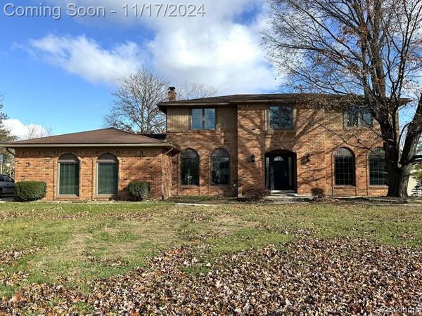 982 LANGLEY Road, Rochester Hills, MI 48309