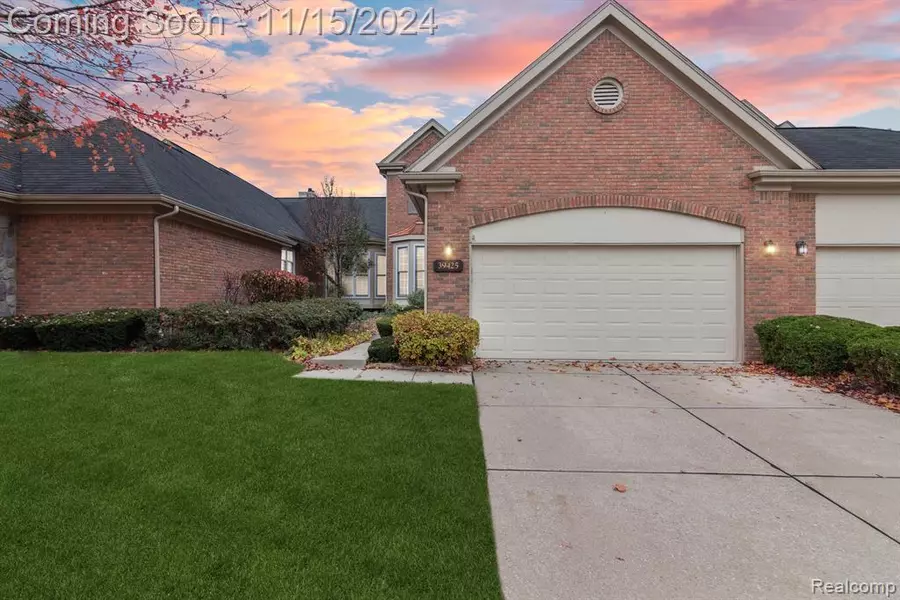 39425 VILLAGE RUN Drive, Northville, MI 48168