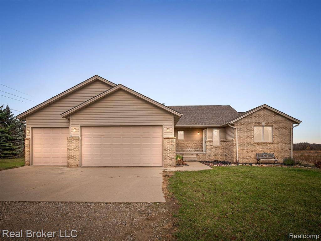 7265 Wood Pointe Drive, Almont Twp, MI 48003