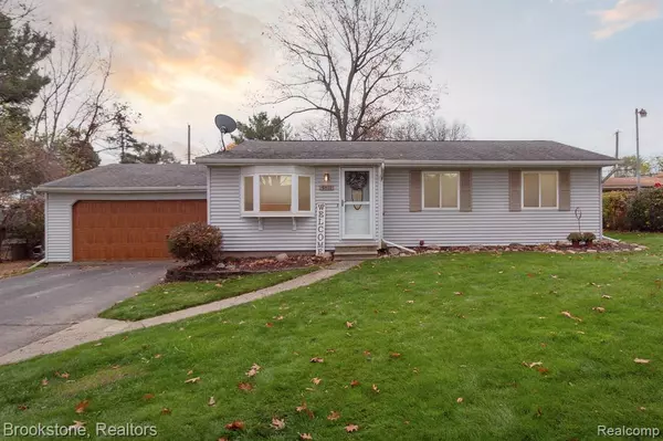 4811 ALGONQUIN Boulevard, Clarkston, MI 48348