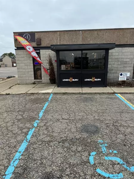 21511 E VAN DYKE Avenue N, Warren, MI 48089