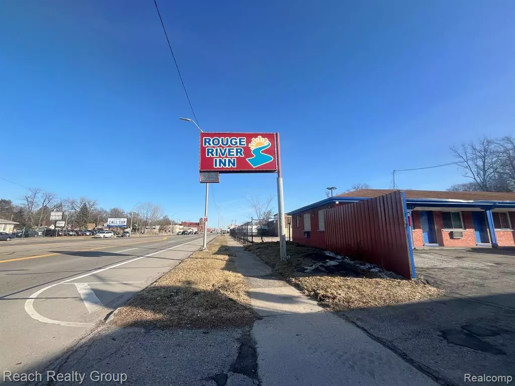 Detroit, MI 48219,22755 GRAND RIVER Avenue