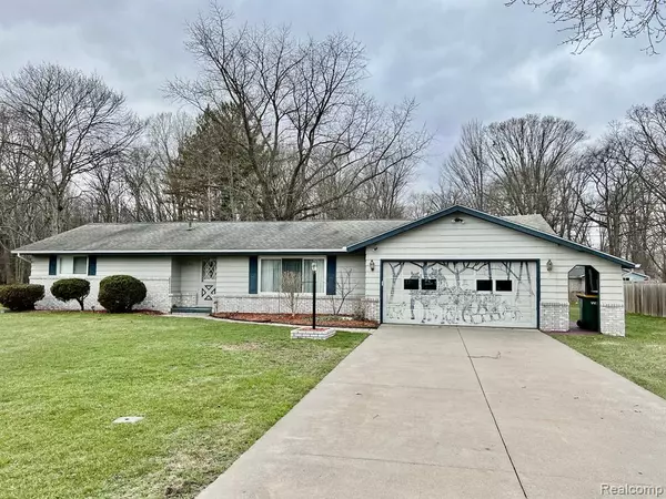 3289 W Charmwood Drive, Port Huron, MI 48060