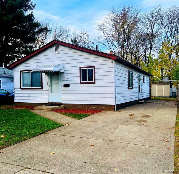 1837 E HARRY Avenue, Hazel Park, MI 48030