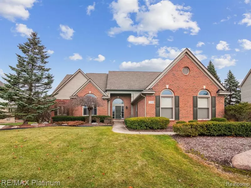 22090 PICADILLY Circle, Novi, MI 48375