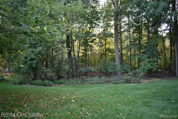 Wixom, MI 48393,1461 FOREST BAY Court