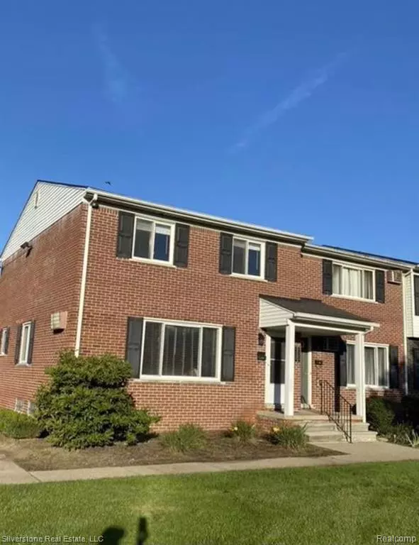 1127 TIENKEN, Rochester Hills, MI 48306