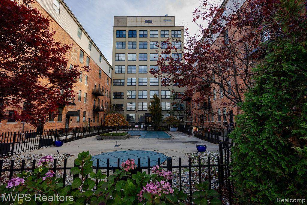 6533 E JEFFERSON Avenue 137, Detroit, MI 48207