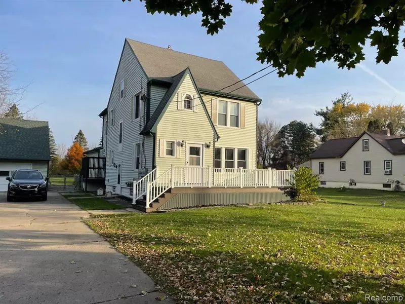 4355 LAPEER Road, Burton, MI 48509