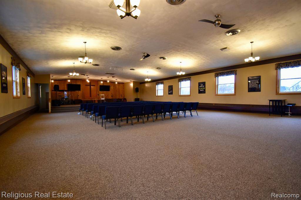 Livonia, MI 48150,8900 MIDDLEBELT Road