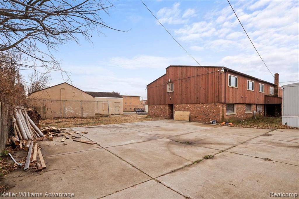 Detroit, MI 48219,17300 BURGESS