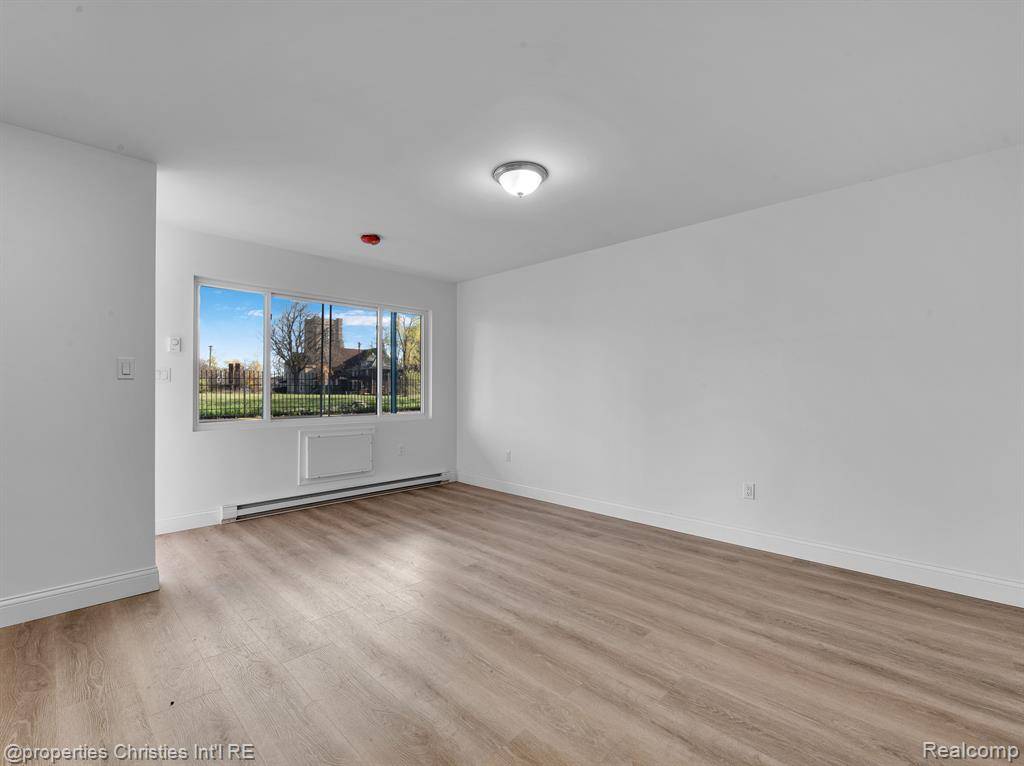 Highland Park, MI 48203,44 HIGHLAND Street 15