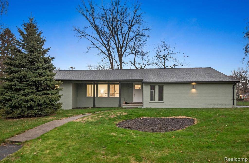 2727 BRADY Drive,  Bloomfield Twp,  MI 48304