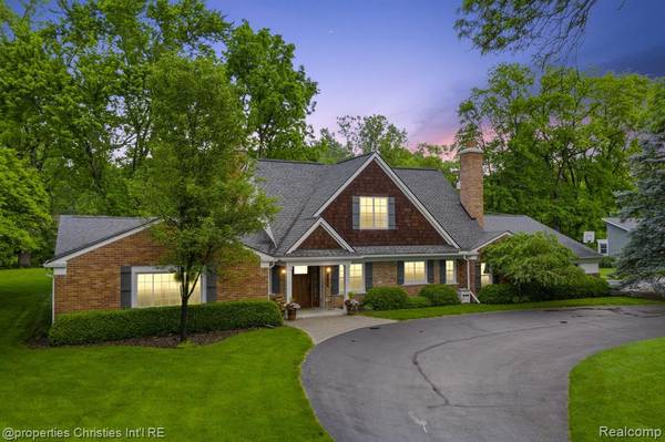 1760 CEDAR HILL Drive, Bloomfield Hills, MI 48301