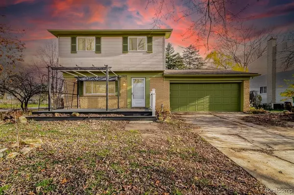 5809 HUNTINGTON Drive, Ypsilanti, MI 48197