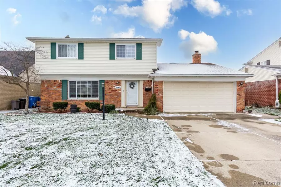 1551 N EVANGELINE Street, Dearborn Heights, MI 48127