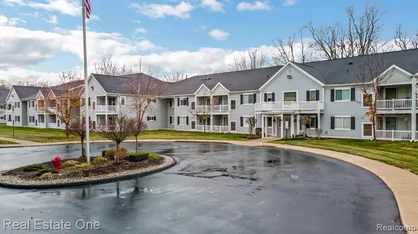 Novi, MI 48377,1127 S Lake Drive 214