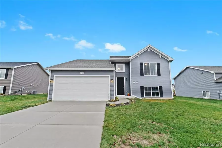 3103 IVY WOOD Circle, Howell Twp, MI 48855