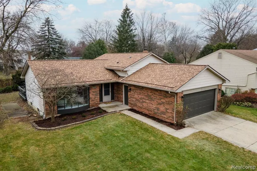 2868 Winter Drive, Troy, MI 48083