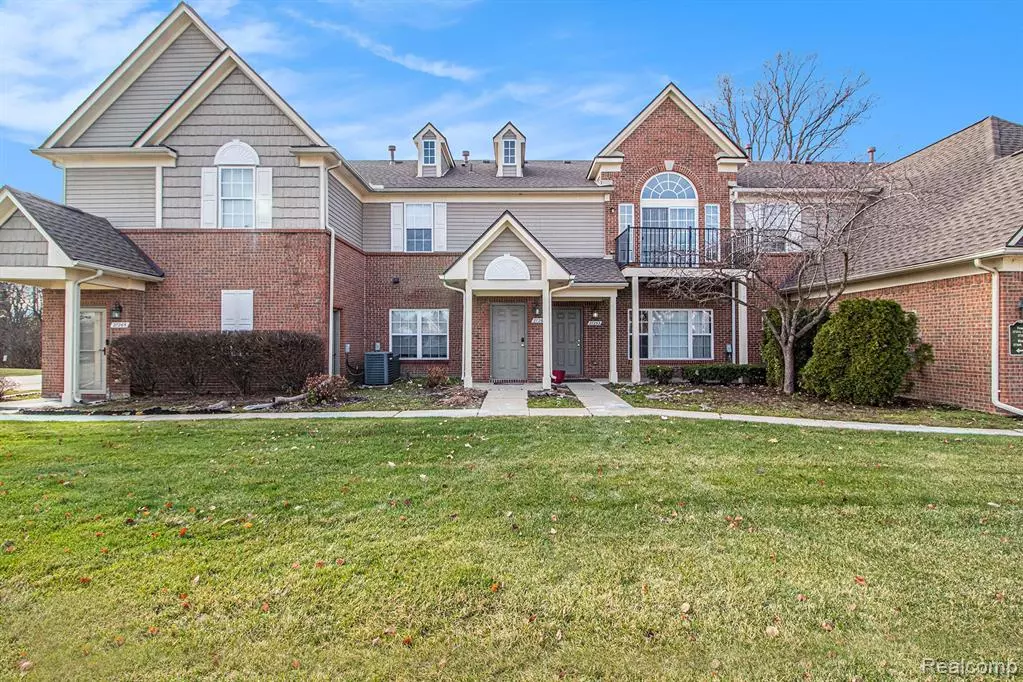 Brownstown Twp, MI 48183,27261 HIDDEN OAKS Drive