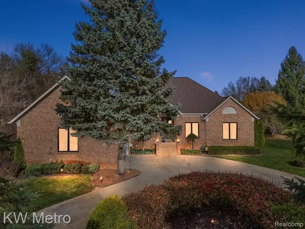 2673 JOHN WARREN Drive, West Bloomfield, MI 48324