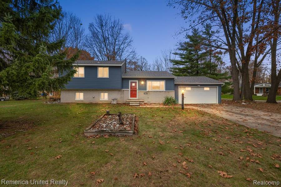 876 RIDGEMONT Street, Commerce Twp, MI 48382