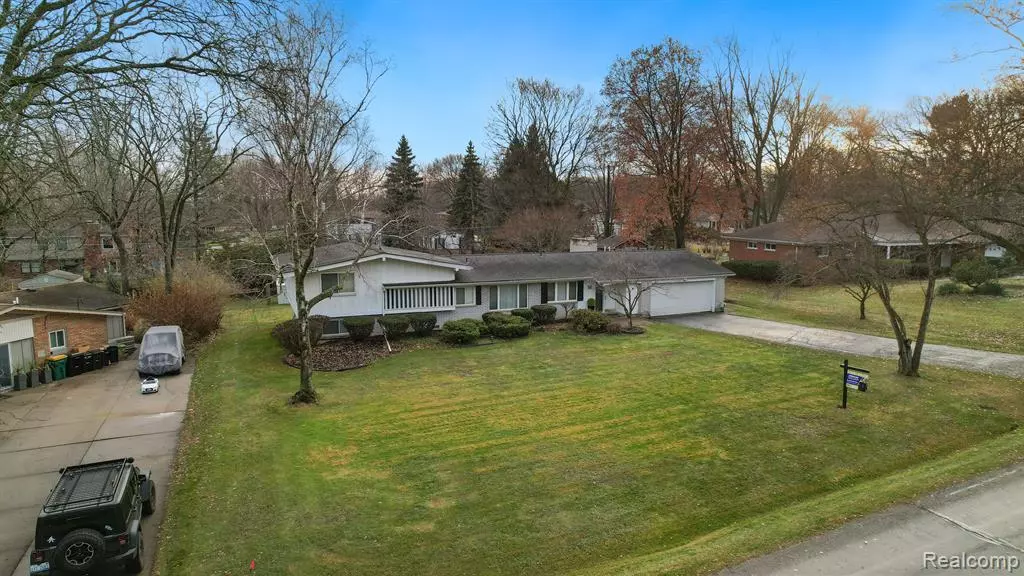 36531 QUAKERTOWN Lane, Farmington Hills, MI 48331