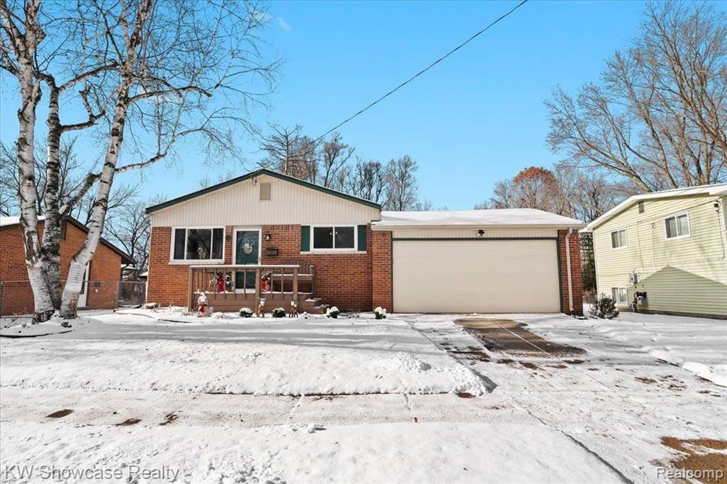 115 N CORBIN Street, Holly Vlg, MI 48442