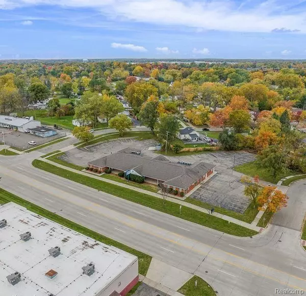 Pontiac, MI 48342,989 UNIVERSITY Drive
