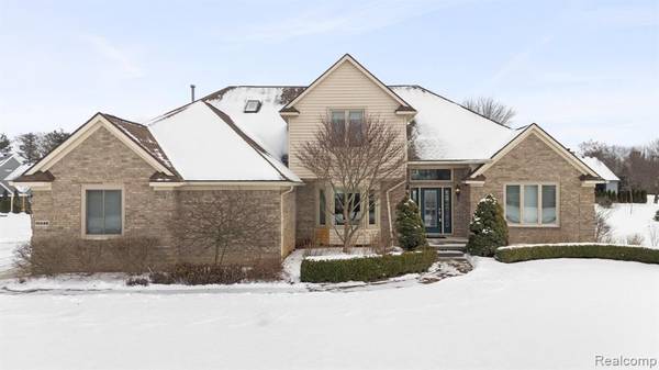 10049 PEMBROOKE Circle, South Lyon, MI 48178