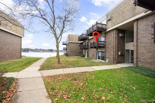 250 N LIBERTY Street 204, Belleville, MI 48111
