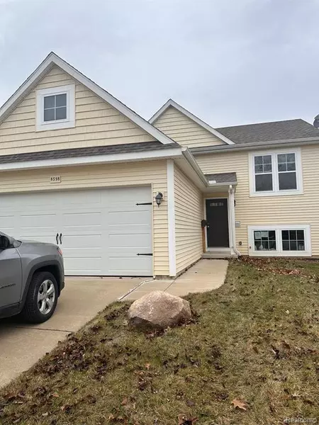 8598 PINNEBOG RIVER Drive, Fowlerville, MI 48836