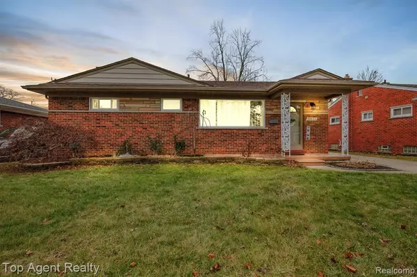 20833 WHITLOCK Drive, Dearborn Heights, MI 48127