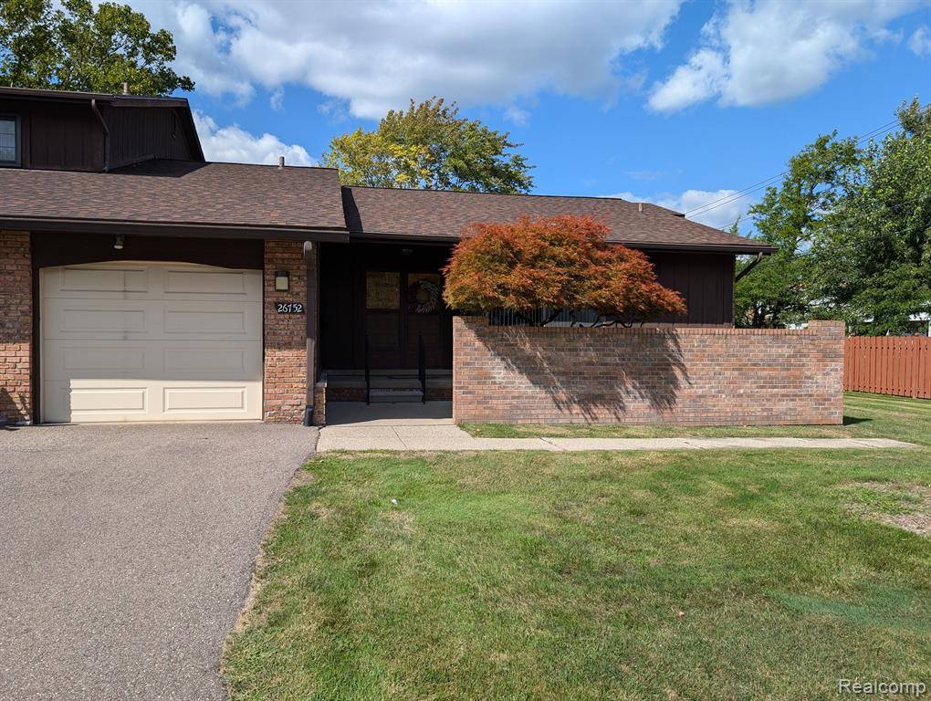 26752 SUMMERDALE Drive,  Southfield,  MI 48033