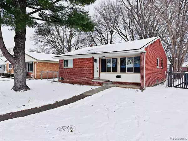 22213 Winshall  Street, St. Clair Shores, MI 48081